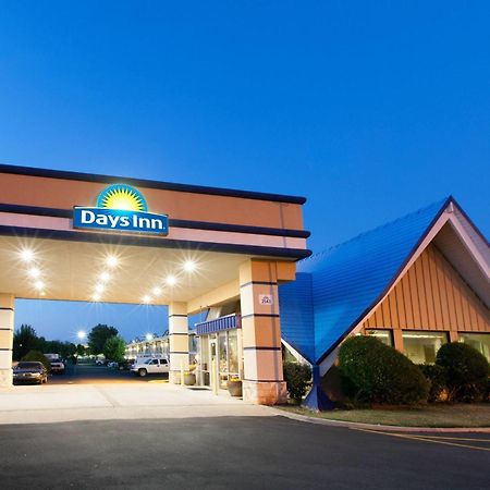 Days Inn By Wyndham Norman Eksteriør bilde